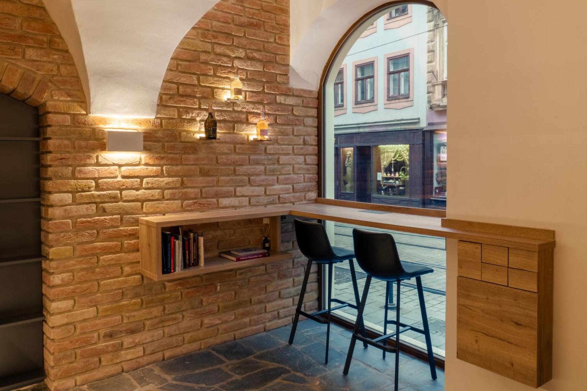 White Wolf Boutique Apartments Olomouc Ngoại thất bức ảnh