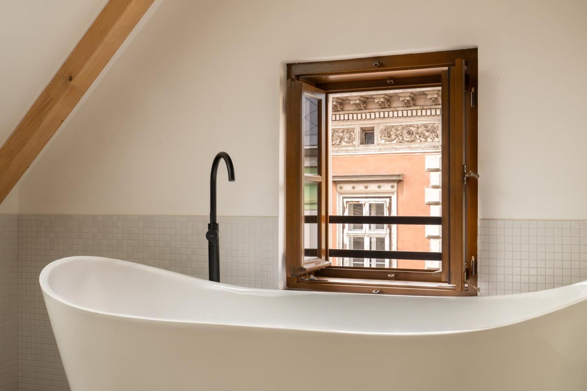 White Wolf Boutique Apartments Olomouc Ngoại thất bức ảnh