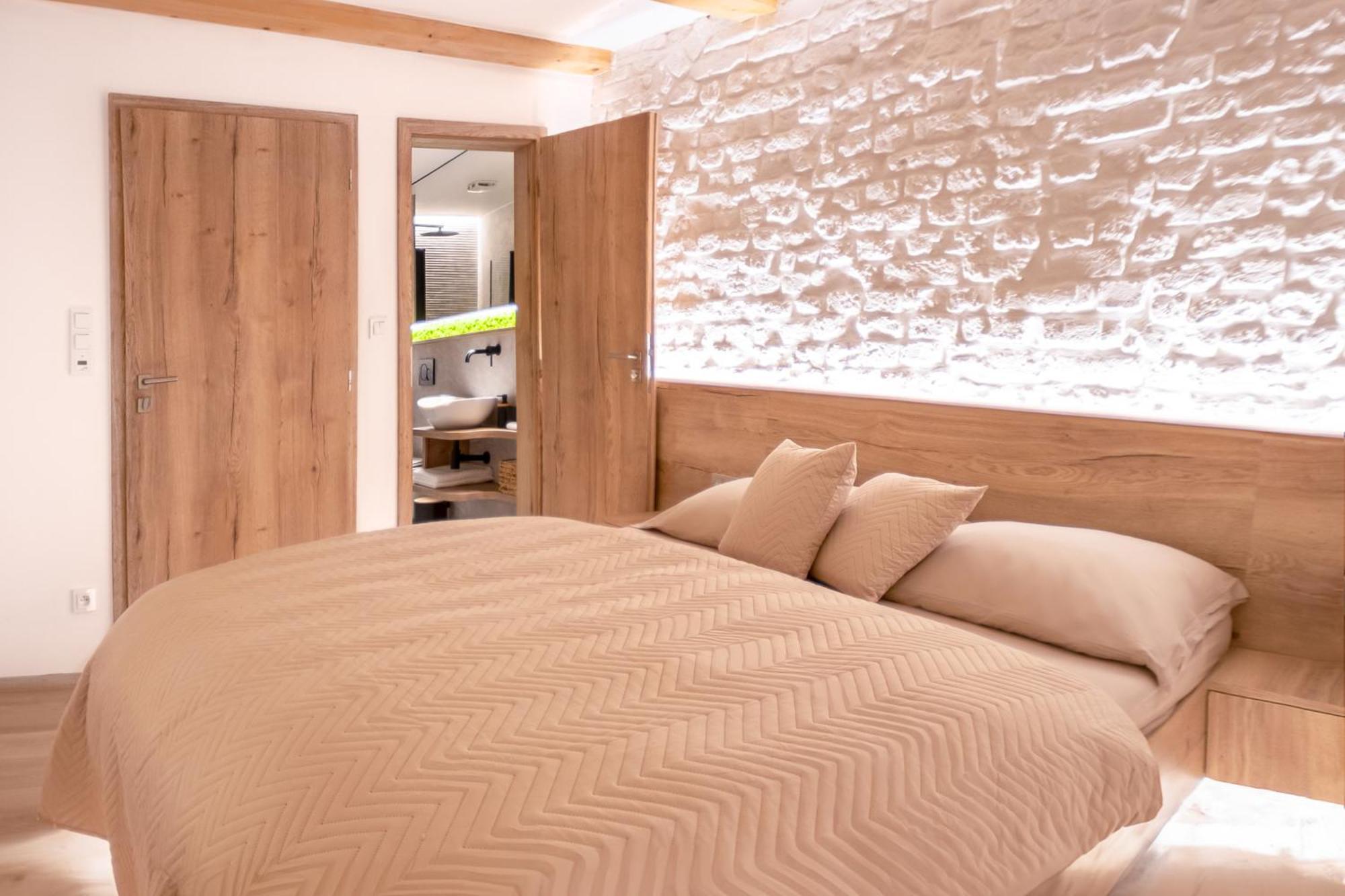 White Wolf Boutique Apartments Olomouc Ngoại thất bức ảnh