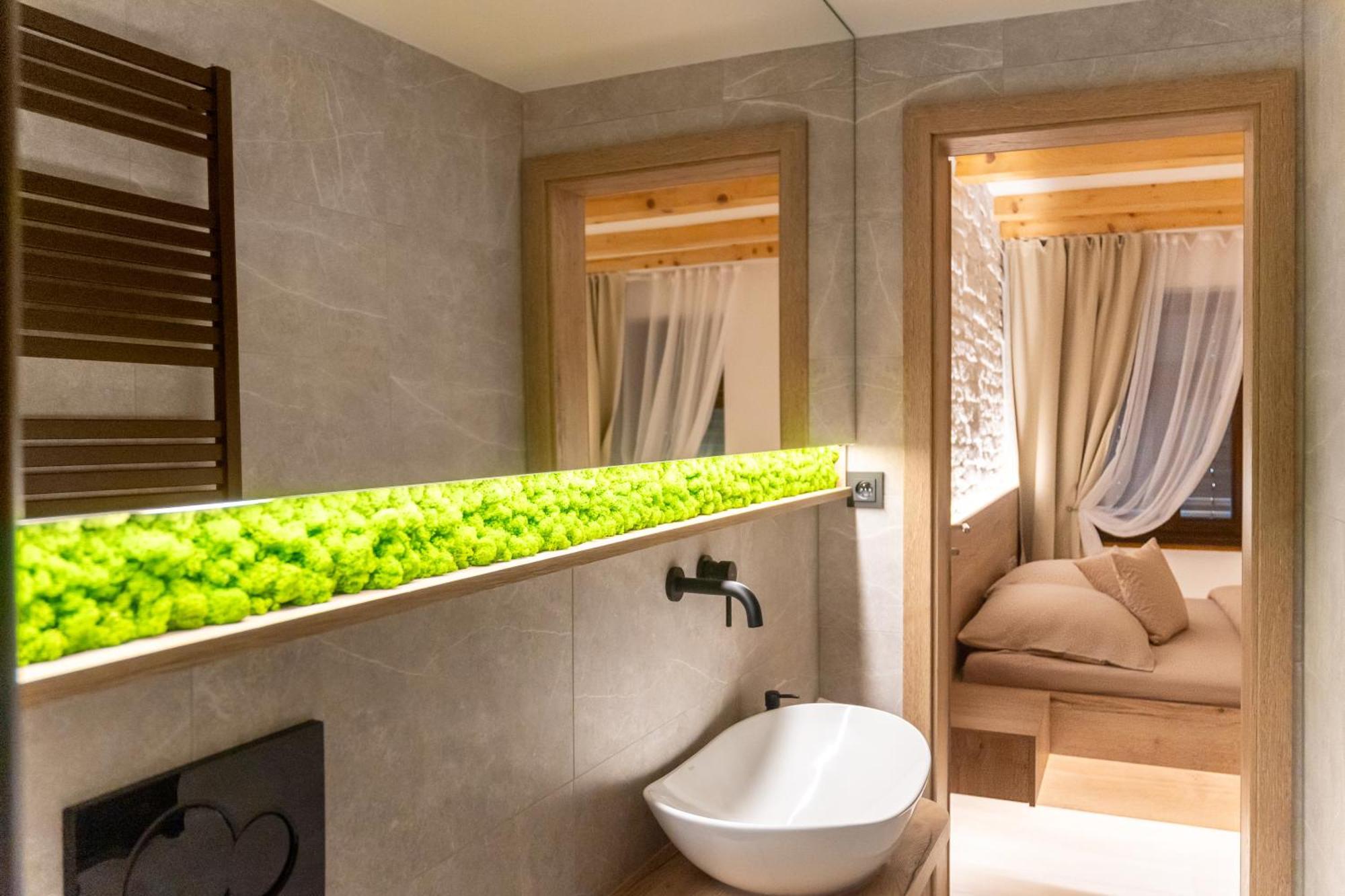 White Wolf Boutique Apartments Olomouc Ngoại thất bức ảnh